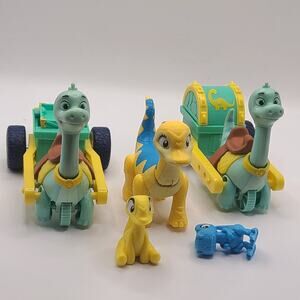 Dino Ranch Tow Vehicle And Chest Vehicle Kids toy & Is dinosaur lot